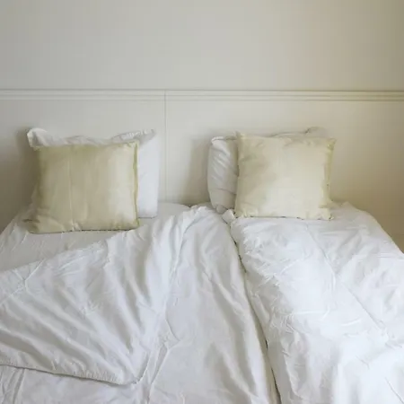 Byla White Daire